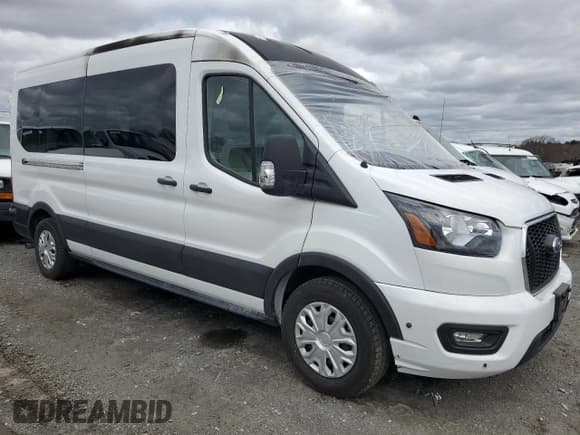 ✅ 2024 Ford Transit Passenger XL • VIN: 1FBAX2C84RKA73164 • Lot: 52085425. Wystawiony na Copart z przebiegiem 8 382 mil. Bezpłatny archiwum sprzedaży aukcyjnych z USA i szczegółowy raport historii pojazdu na DreamBid. Zdjęcie 1.