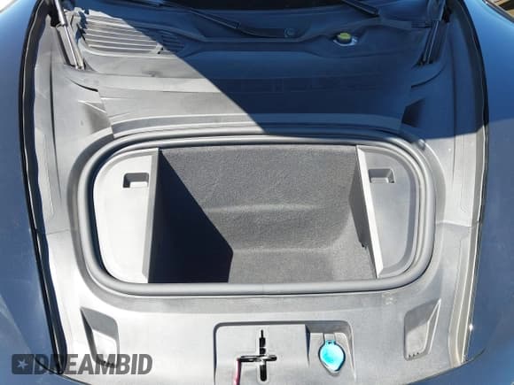 ✅ 2023 Porsche Taycan • VIN: WP0AA2Y19PSA14314 • Lot: 42207002. Wystawiony na IAAI z przebiegiem 6 582 mil. Bezpłatny archiwum sprzedaży aukcyjnych z USA i szczegółowy raport historii pojazdu na DreamBid. Zdjęcie 10.