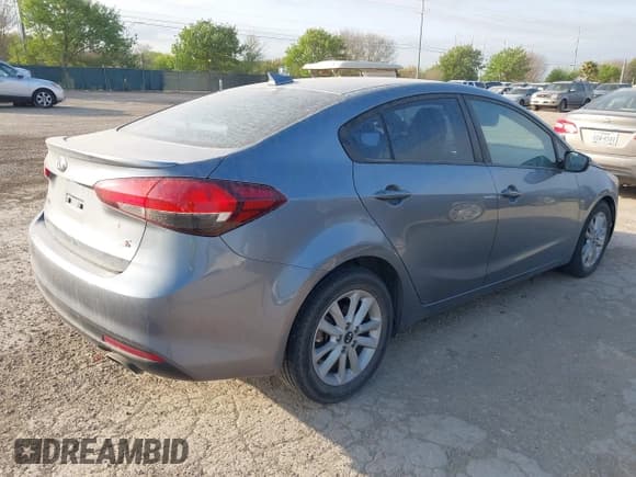 ✅ 2017 Kia Forte S • VIN: 3KPFL4A74HE104627 • Lot: 41836877. Listed on IAAI with 94,709 mi. Free auction sales archive from the USA and detailed vehicle history report at DreamBid. Image 4.