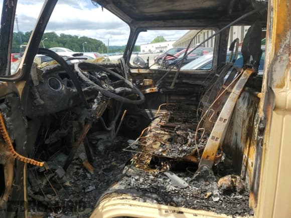 ✅ 1979 Volkswagen Beetle • VIN: 2392063156 • Lot: 57988605. Wystawiony na Copart z przebiegiem Nie podano. Bezpłatny archiwum sprzedaży aukcyjnych z USA i szczegółowy raport historii pojazdu na DreamBid. Zdjęcie 7.