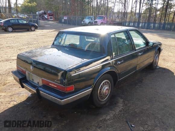 ✅ 1986 Cadillac Seville • VIN: 1G6KS6988GU804079 • Lot: 41757149. Wystawiony na IAAI z przebiegiem 48 807 mil. Bezpłatny archiwum sprzedaży aukcyjnych z USA i szczegółowy raport historii pojazdu na DreamBid. Zdjęcie 4.