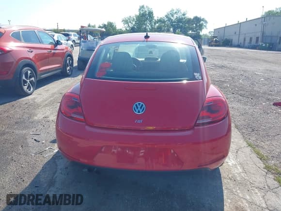 ✅ 2014 Volkswagen Beetle 2.0L TDI w/Sun/Sound/Nav • VIN: 3VWJL7AT6EM634671 • Лот: 42921278. Опубликован ранее на IAAI с пробегом 48 985 миль. Бесплатный доступ к архиву аукционных продаж из США и подробный отчёт об истории автомобиля на DreamBid. Изображение 17.