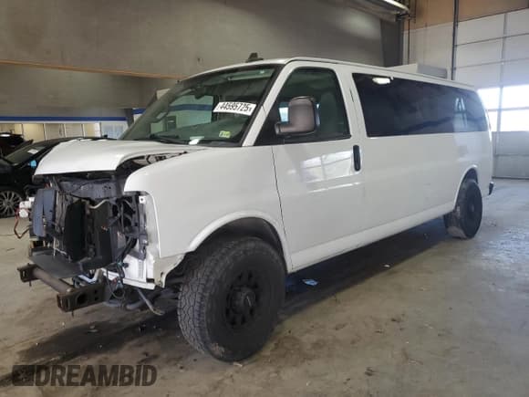 ✅ 2018 Chevrolet Express Passenger LT • VIN: 1GAZGPFGXJ1244873 • Lot: 44595725. Wystawiony na Copart z przebiegiem 149 127 mil. Bezpłatny archiwum sprzedaży aukcyjnych z USA i szczegółowy raport historii pojazdu na DreamBid. Zdjęcie 1.