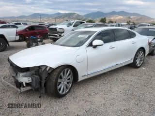 ✅ 2018 Volvo S90 Inscription • VIN: LVYBC0AL7JP031238 • Лот: 62154585. Опубликован ранее на Copart с пробегом 105 041 миль. Бесплатный доступ к архиву аукционных продаж из США и подробный отчёт об истории автомобиля на DreamBid. Изображение 1.