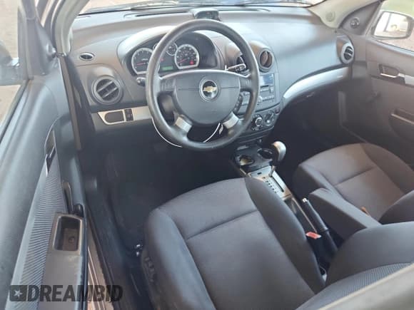 ✅ 2010 Chevrolet Aveo 1LT • VIN: KL1TD5DE5AB068571 • Lot: 60249585. Wystawiony na Copart z przebiegiem 89 144 mil. Bezpłatny archiwum sprzedaży aukcyjnych z USA i szczegółowy raport historii pojazdu na DreamBid. Zdjęcie 8.