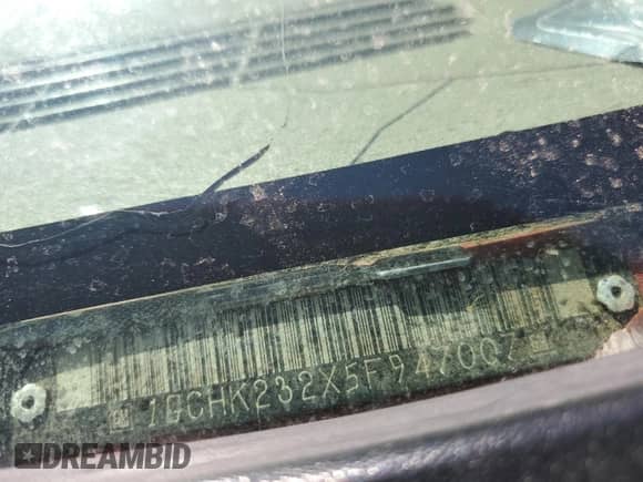 2005 Chevrolet Silverado 2500HD LT with VIN 1GCHK232X5F947007, listed as a Copart auction lot 63008705 with 372,469 mi miles and Salvage title. Bid and sale history available at DreamBid. Image 12.