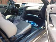 ✅ 2014 Hyundai Genesis Coupe 2.0T • VIN: KMHHT6KD9EU115057 • Lot: 42609807. Wystawiony na IAAI z przebiegiem 73 207 mil. Bezpłatny archiwum sprzedaży aukcyjnych z USA i szczegółowy raport historii pojazdu na DreamBid. Zdjęcie 5.