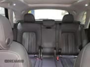 ✅ 2023 Audi Q5 Premium • VIN: WA1ABAFY1P2082847 • Lot: 70024975. Wystawiony na Copart z przebiegiem 27 295 mil. Bezpłatny archiwum sprzedaży aukcyjnych z USA i szczegółowy raport historii pojazdu na DreamBid. Zdjęcie 10.