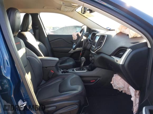 ✅ 2018 Jeep Cherokee Trailhawk • VIN: 1C4PJMBX9JD515702 • Lot: 43622143. Listed on IAAI with 82,254 mi. Free auction sales archive from the USA and detailed vehicle history report at DreamBid. Image 5.