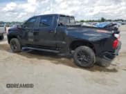 ✅ 2022 Chevrolet Silverado 1500 LT Trail Boss • VIN: 3GCUDFETXNG503890 • Lot: 55646935. Wystawiony na Copart z przebiegiem 32 407 mil. Bezpłatny archiwum sprzedaży aukcyjnych z USA i szczegółowy raport historii pojazdu na DreamBid. Zdjęcie 2.