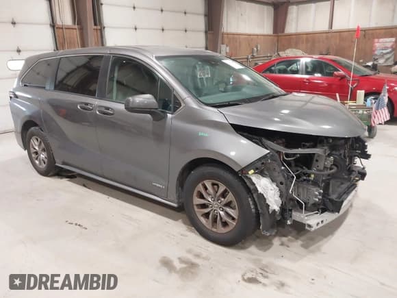 ✅ 2021 Toyota Sienna LE • VIN: 5TDKSKFC0MS009588 • Лот: 43467809. Опубликован ранее на IAAI с пробегом 114 438 миль. Бесплатный доступ к архиву аукционных продаж из США и подробный отчёт об истории автомобиля на DreamBid. Изображение 1.