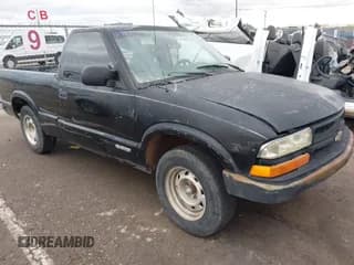 ✅ 2002 Chevrolet S-10 LS • VIN: 1GCCS145228180752 • Лот: 43740930. Опубликован ранее на IAAI с пробегом 175 029 миль. Бесплатный доступ к архиву аукционных продаж из США и подробный отчёт об истории автомобиля на DreamBid. Изображение 1.