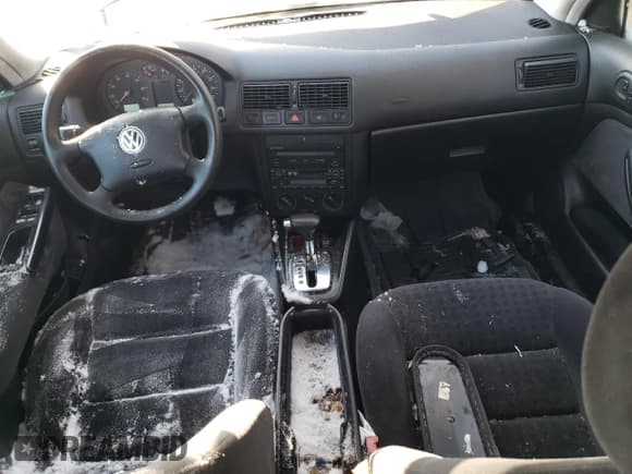 ✅ 2002 Volkswagen Golf GLS • VIN: 9BWGB61J624006227 • Лот: 41446265. Опубликован ранее на Copart с пробегом Не указан. Бесплатный доступ к архиву аукционных продаж из США и подробный отчёт об истории автомобиля на DreamBid. Изображение 8.