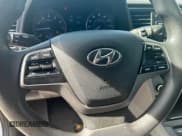 ✅ 2017 Hyundai Elantra SE • VIN: 5NPD74LF2HH184229 • Lot: 92472945. Wystawiony na Copart z przebiegiem 188 590 mil. Bezpłatny archiwum sprzedaży aukcyjnych z USA i szczegółowy raport historii pojazdu na DreamBid. Zdjęcie 13.