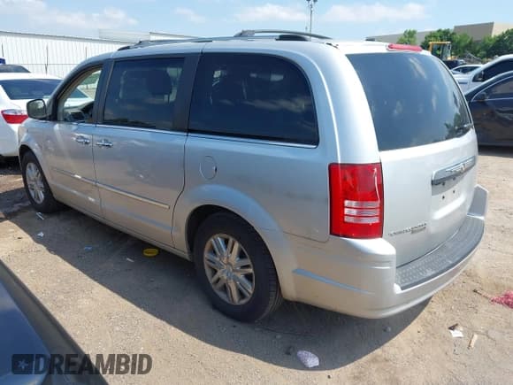 ✅ 2008 Chrysler Town & Country Limited • VIN: 2A8HR64X68R127607 • Lot: 42406374. Listed on IAAI with 109,032 mi. Free auction sales archive from the USA and detailed vehicle history report at DreamBid. Image 3.