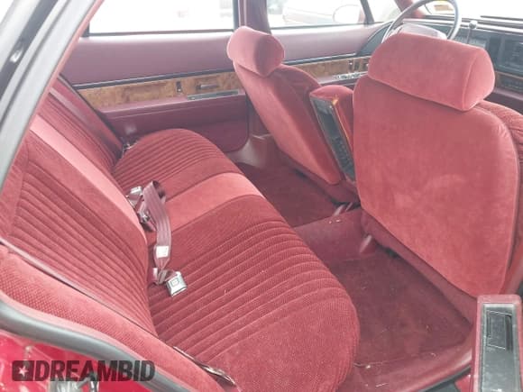 ✅ 1992 Buick LeSabre Custom • VIN: 1G4HP53L7NH442893 • Lot: 43843678. Wystawiony na IAAI z przebiegiem 127 971 mil. Bezpłatny archiwum sprzedaży aukcyjnych z USA i szczegółowy raport historii pojazdu na DreamBid. Zdjęcie 8.