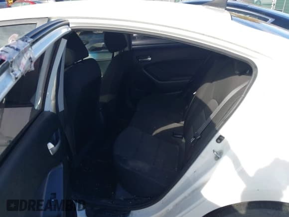 ✅ 2017 Kia Forte LX • VIN: 3KPFK4A76HE013782 • Lot: 43607898. Listed on IAAI with 120,151 mi. Free auction sales archive from the USA and detailed vehicle history report at DreamBid. Image 8.