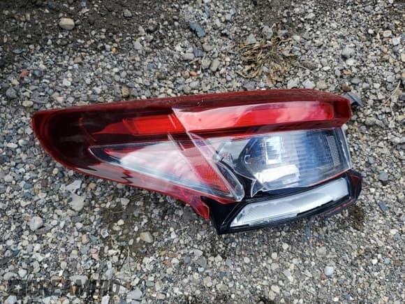 ✅ 2020 Nissan Rogue S • VIN: JN1BJ1CW0LW384927 • Lot: 82266895. Listed on Copart with 96,732 mi. Free auction sales archive from the USA and detailed vehicle history report at DreamBid. Image 13.