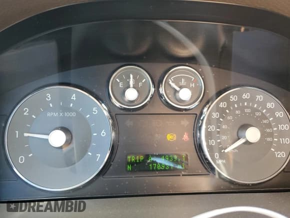 ✅ 2009 Mercury Milan • VIN: 3MEHM07Z69R631097 • Lot: 85422475. Listed on Copart with 170,931 mi. Free auction sales archive from the USA and detailed vehicle history report at DreamBid. Image 9.