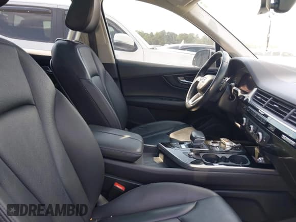✅ 2019 Audi Q7 Premium Plus • VIN: WA1LAAF75KD022585 • Lot: 43247395. Listed on IAAI with 90,127 mi. Free auction sales archive from the USA and detailed vehicle history report at DreamBid. Image 5.