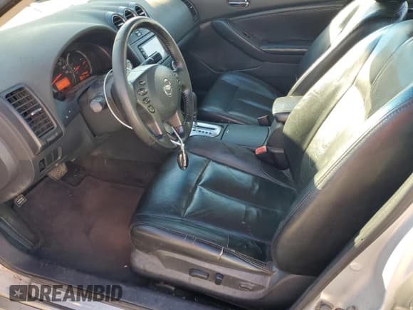 ✅ 2010 Nissan Altima Hybrid • VIN: 1N4CL2AP9AC110966 • Lot: 84910075. Listed on Copart with 309,032 mi. Free auction sales archive from the USA and detailed vehicle history report at DreamBid. Image 7.