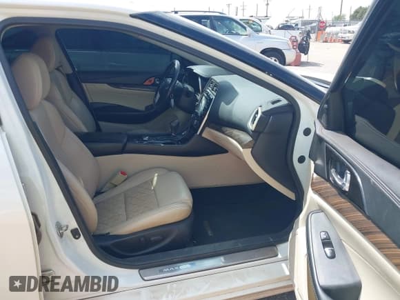 ✅ 2016 Nissan Maxima SR • VIN: 1N4AA6AP8GC412035 • Lot: 42110163. Listed on IAAI with 150,183 mi. Free auction sales archive from the USA and detailed vehicle history report at DreamBid. Image 5.