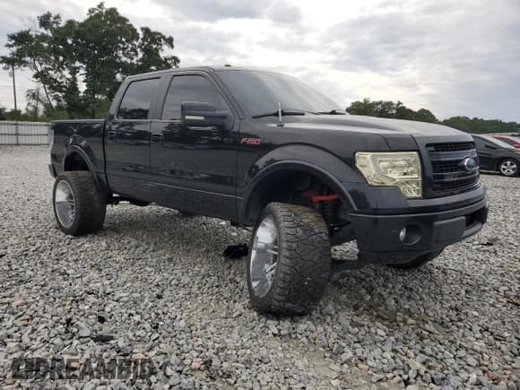 ✅ 2013 Ford F-150 XL • VIN: 1FTFW1CF2DFA51002 • Lot: 69778665. Wystawiony na Copart z przebiegiem 144 222 mil. Bezpłatny archiwum sprzedaży aukcyjnych z USA i szczegółowy raport historii pojazdu na DreamBid. Zdjęcie 4.