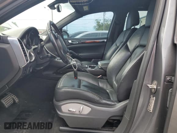 ✅ 2011 Porsche Cayenne S • VIN: WP1AB2A25BLA42593 • Lot: 68663335. Wystawiony na Copart z przebiegiem 125 591 mil. Bezpłatny archiwum sprzedaży aukcyjnych z USA i szczegółowy raport historii pojazdu na DreamBid. Zdjęcie 7.