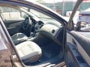 ✅ 2015 Chevrolet Cruze LT • VIN: 1G1PC5SB2F7200145 • Лот: 42817142. Опубликован ранее на IAAI с пробегом 109 388 миль. Бесплатный доступ к архиву аукционных продаж из США и подробный отчёт об истории автомобиля на DreamBid. Изображение 5.