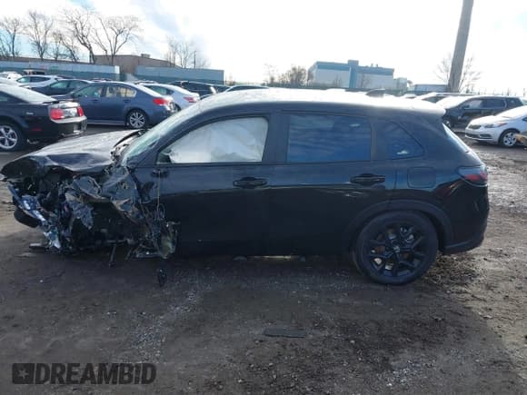 ✅ 2025 Honda HR-V Sport • VIN: 3CZRZ2H58SM723047 • Lot: 41214430. Listed on IAAI with Not provided. Free auction sales archive from the USA and detailed vehicle history report at DreamBid. Image 13.