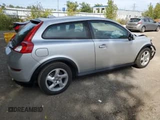 ✅ 2012 Volvo C30 • VIN: YV1672MK2C2276602 • Lot: 71558424. Wystawiony na Copart z przebiegiem 126 717 mil. Bezpłatny archiwum sprzedaży aukcyjnych z USA i szczegółowy raport historii pojazdu na DreamBid. Zdjęcie 3.