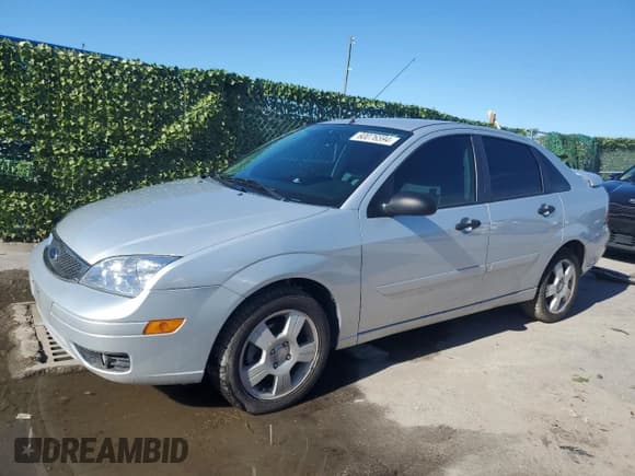 ✅ 2006 Ford Focus S • VIN: 1FAFP34N26W139281 • Lot: 53235785. Wystawiony na Copart z przebiegiem 120 860 mil. Bezpłatny archiwum sprzedaży aukcyjnych z USA i szczegółowy raport historii pojazdu na DreamBid. Zdjęcie 1.
