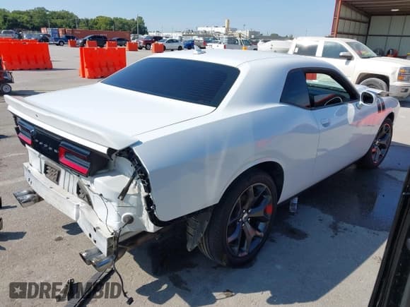 ✅ 2018 Dodge Challenger SXT • VIN: 2C3CDZAG1JH322178 • Лот: 43158995. Опубликован ранее на IAAI с пробегом 84 611 миль. Бесплатный доступ к архиву аукционных продаж из США и подробный отчёт об истории автомобиля на DreamBid. Изображение 4.