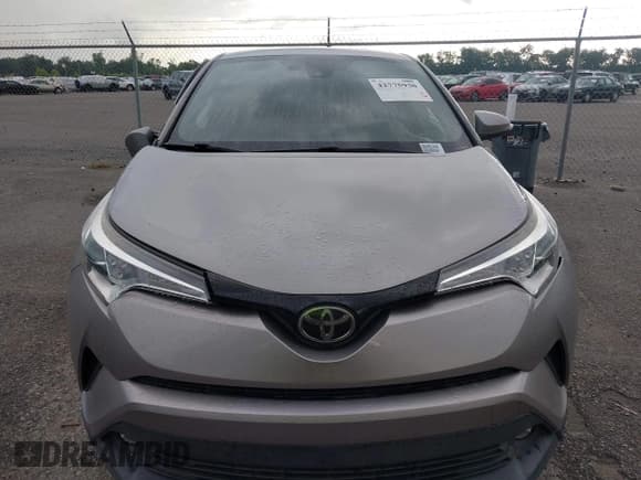 ✅ 2018 Toyota C-HR XLE • VIN: NMTKHMBX9JR057555 • Lot: 42775930. Wystawiony na IAAI z przebiegiem 82 336 mil. Bezpłatny archiwum sprzedaży aukcyjnych z USA i szczegółowy raport historii pojazdu na DreamBid. Zdjęcie 12.