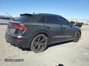 ✅ 2021 Audi RS Q8 • VIN: WU1ARBF1XMD037936 • Лот: 89896125. Опубликован ранее на Copart с пробегом 30 518 миль. Бесплатный доступ к архиву аукционных продаж из США и подробный отчёт об истории автомобиля на DreamBid. Изображение 3.