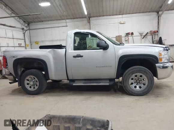 ✅ 2013 Chevrolet Silverado 1500 Work Truck • VIN: 1GCNKPE03DZ299311 • Lot: 42930967. Wystawiony na IAAI z przebiegiem 235 689 mil. Bezpłatny archiwum sprzedaży aukcyjnych z USA i szczegółowy raport historii pojazdu na DreamBid. Zdjęcie 13.
