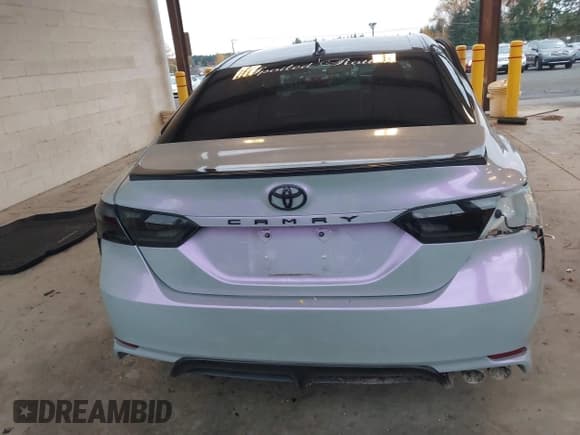 ✅ 2022 Toyota Camry SE • VIN: 4T1G11BK9NU061035 • Lot: 43623016. Wystawiony na IAAI z przebiegiem 48 822 mil. Bezpłatny archiwum sprzedaży aukcyjnych z USA i szczegółowy raport historii pojazdu na DreamBid. Zdjęcie 17.