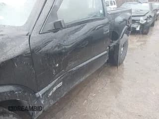 ✅ 1999 Chevrolet S-10 • VIN: 1GCCS1445X8101850 • Лот: 41223361. Опубликован ранее на IAAI с пробегом 160 928 миль. Бесплатный доступ к архиву аукционных продаж из США и подробный отчёт об истории автомобиля на DreamBid. Изображение 6.