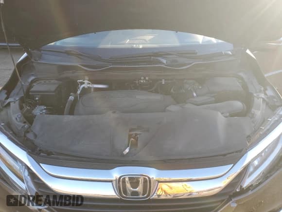 ✅ 2019 Honda Odyssey Elite • VIN: 5FNRL6H92KB047510 • Lot: 92837305. Listed on Copart with 86,486 mi. Free auction sales archive from the USA and detailed vehicle history report at DreamBid. Image 12.