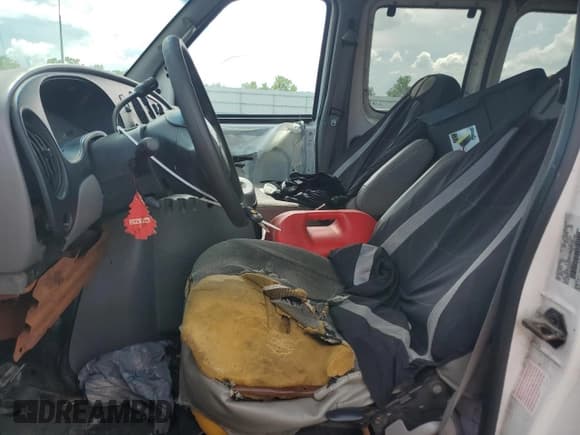 ✅ 2002 Ford Econoline Passenger XL • VIN: 1FBSS31L72HB03115 • Lot: 68837454. Listed on Copart with 192,515 mi. Free auction sales archive from the USA and detailed vehicle history report at DreamBid. Image 7.