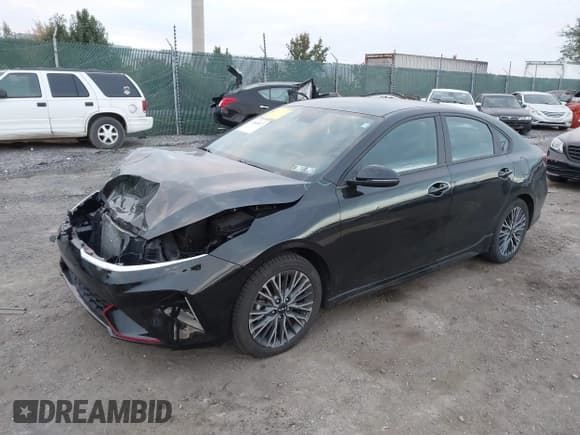✅ 2023 Kia Forte GT-Line • VIN: 3KPF54AD1PE577397 • Lot: 43548972. Wystawiony na IAAI z przebiegiem 35 063 mil. Bezpłatny archiwum sprzedaży aukcyjnych z USA i szczegółowy raport historii pojazdu na DreamBid. Zdjęcie 2.