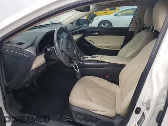 ✅ 2020 Toyota Avalon Hybrid XLE • VIN: 4T1J21FB0LU018598 • Lot: 44261695. Wystawiony na Copart z przebiegiem 68 859 mil. Bezpłatny archiwum sprzedaży aukcyjnych z USA i szczegółowy raport historii pojazdu na DreamBid. Zdjęcie 7.