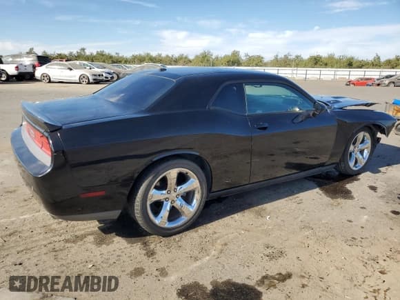 ✅ 2012 Dodge Challenger R/T Plus • VIN: 2C3CDYBT1CH186742 • Lot: 76144944. Wystawiony na Copart z przebiegiem 198 600 mil. Bezpłatny archiwum sprzedaży aukcyjnych z USA i szczegółowy raport historii pojazdu na DreamBid. Zdjęcie 3.