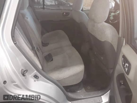 2005 Hyundai Santa Fe GLS с VIN KM8SC73D05U995172, выставлен на аукционе IAAI как лот 41525463 с пробегом Не указан миль и . История ставок и продаж доступна на DreamBid. Изображение 8.