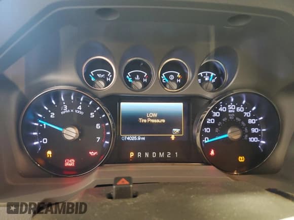 ✅ 2015 Ford F-250 XLT • VIN: 1FT7X2B64FEB38319 • Lot: 70901545. Wystawiony na Copart z przebiegiem 74 025 mil. Bezpłatny archiwum sprzedaży aukcyjnych z USA i szczegółowy raport historii pojazdu na DreamBid. Zdjęcie 9.