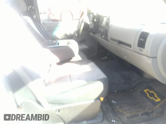 ✅ 2007 Chevrolet Silverado 1500 Work Truck • VIN: 1GCEC14C17Z533312 • Лот: 41596375. Опубликован ранее на IAAI с пробегом 243 738 миль. Бесплатный доступ к архиву аукционных продаж из США и подробный отчёт об истории автомобиля на DreamBid. Изображение 8.