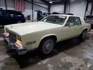 ✅ 1984 Cadillac Eldorado • VIN: 1G6AL5784EE667333 • Lot: 86858435. Wystawiony na Copart z przebiegiem 35 389 mil. Bezpłatny archiwum sprzedaży aukcyjnych z USA i szczegółowy raport historii pojazdu na DreamBid. Zdjęcie 1.