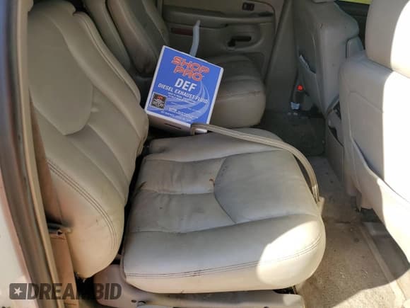 ✅ 2005 Chevrolet Suburban LT • VIN: 3GNFK16Z75G190552 • Лот: 88914965. Опубликован ранее на Copart с пробегом Не указан. Бесплатный доступ к архиву аукционных продаж из США и подробный отчёт об истории автомобиля на DreamBid. Изображение 12.