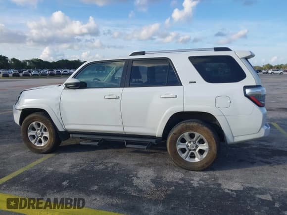✅ 2022 Toyota 4Runner SR5 • VIN: JTEMU5JR2N6053461 • Лот: 43846742. Опубликован ранее на IAAI с пробегом 37 736 миль. Бесплатный доступ к архиву аукционных продаж из США и подробный отчёт об истории автомобиля на DreamBid. Изображение 14.