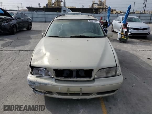 ✅ 2000 Volvo V70 • VIN: YV1LW56D1Y2671822 • Лот: 60881205. Опубликован ранее на Copart с пробегом 152 575 миль. Бесплатный доступ к архиву аукционных продаж из США и подробный отчёт об истории автомобиля на DreamBid. Изображение 5.